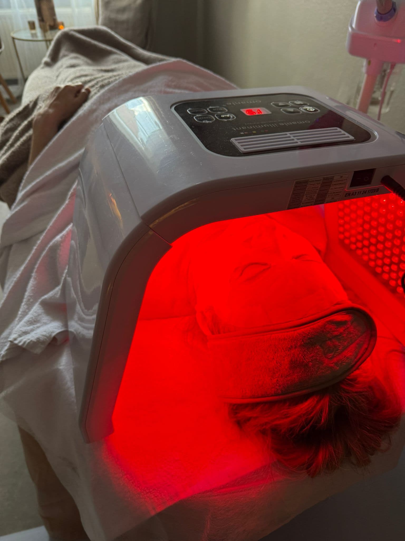 LED-Lichttherapie Körperbehandlung bei Velvet Aesthetics
